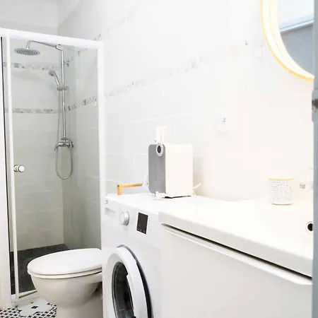 Les Volets Blancs Apartman *