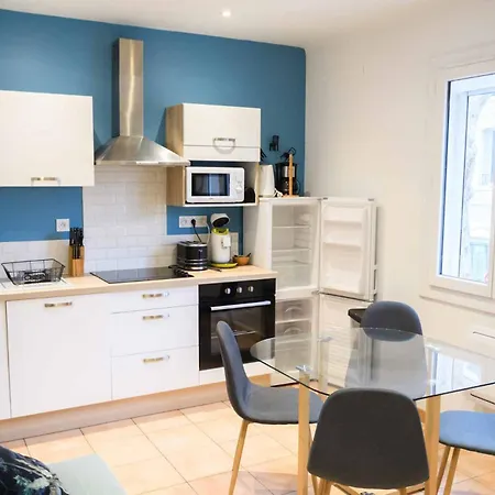 Les Volets Blancs Apartman *